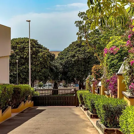 Townhouse In La Duquesa *