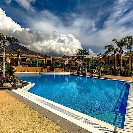 Townhouse In La Duquesa *