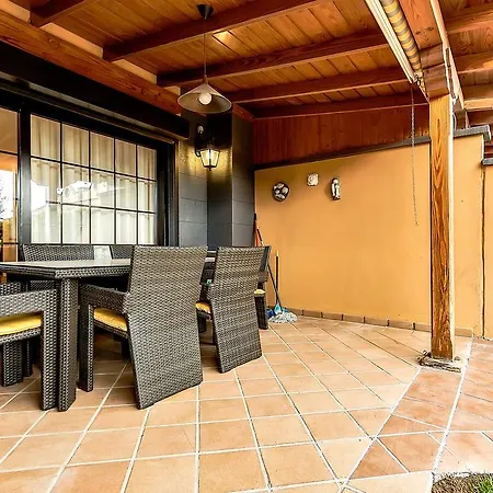 Townhouse In La Duquesa Holiday home *