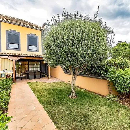 Townhouse In La Duquesa *