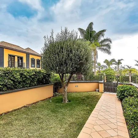 Townhouse In La Duquesa Costa Adeje (Tenerife)