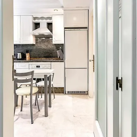 Townhouse In La Duquesa *