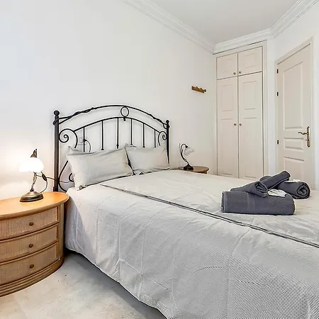 Townhouse In La Duquesa Holiday home *