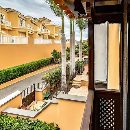 Townhouse In La Duquesa Holiday home *